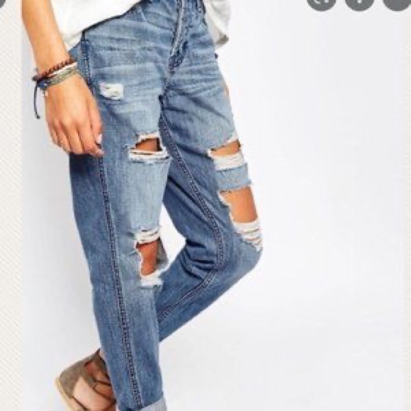 Hollister Distressed Boyfriend Jeans - Picture 2 of 6